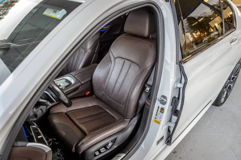 2020 BMW 7 Series 740i