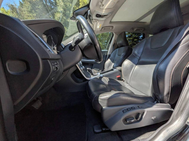 2017 Volvo XC60 T5 Dynamic