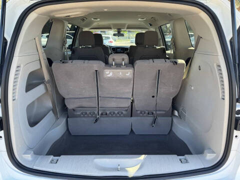 2021 Chrysler Voyager LX