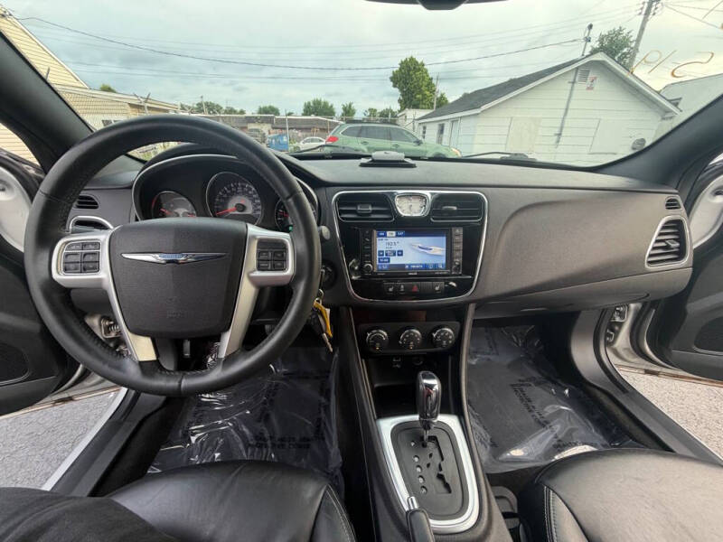2012 Chrysler 200 Limited