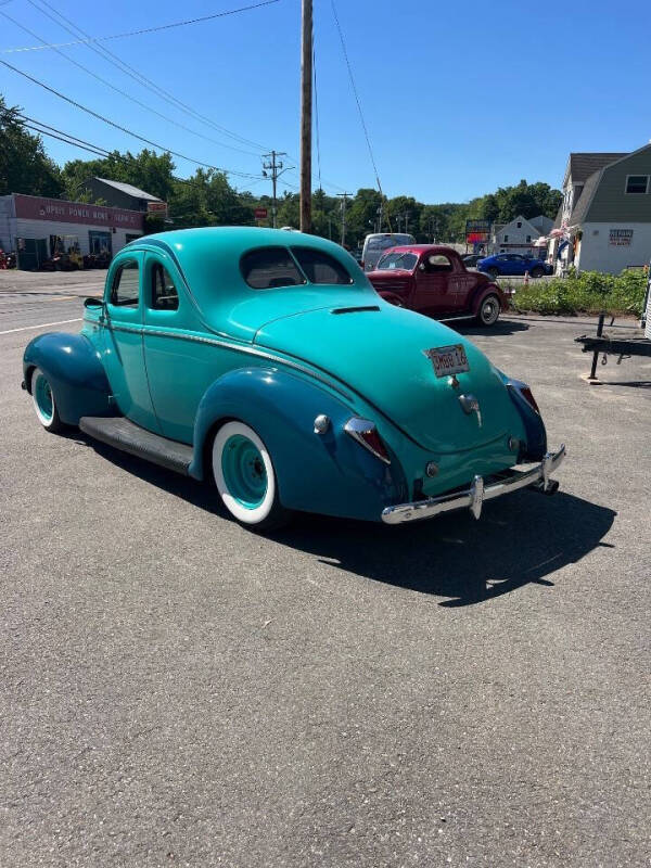 1940 Ford Deluxe