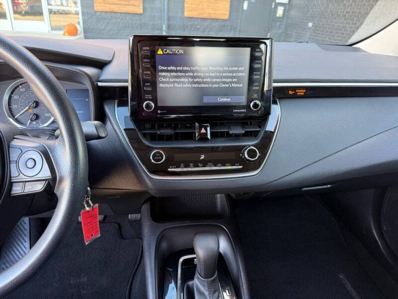 2022 Toyota Corolla LE