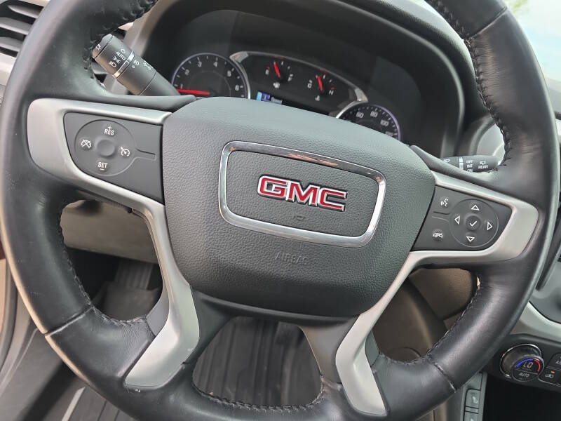 2017 GMC Acadia SLE-2