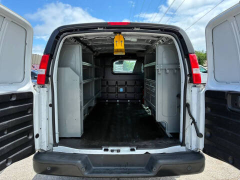 2022 Chevrolet Express 2500