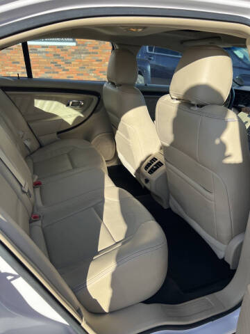 2016 Ford Taurus Limited