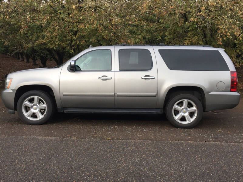 2008 Chevrolet Suburban for sale at M AND S CAR SALES LLC in Independence OR