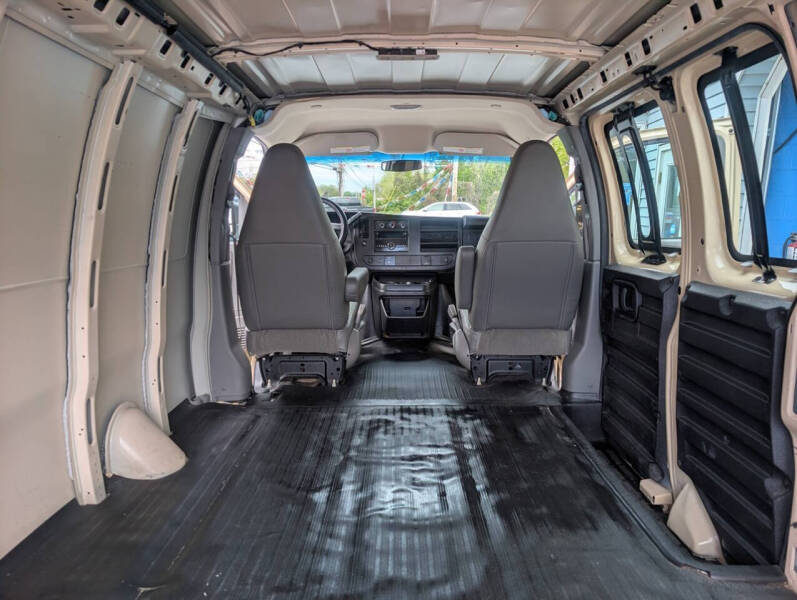 2017 Chevrolet Express 2500