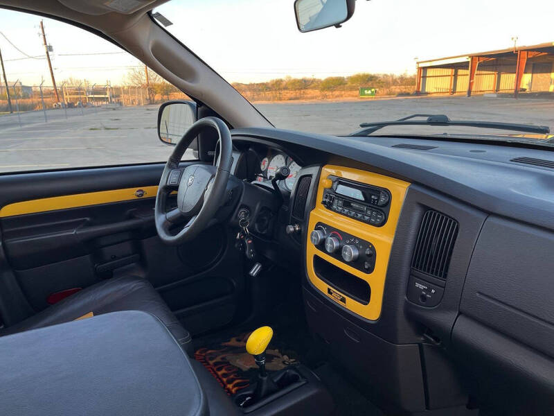 2004 Dodge Ram 1500 SLT