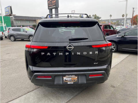2022 Nissan Pathfinder SV