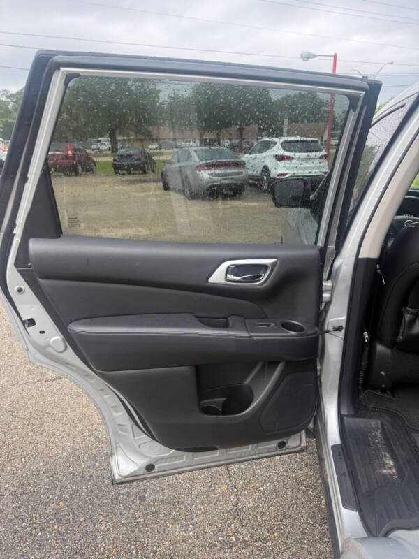 2019 Nissan Pathfinder S