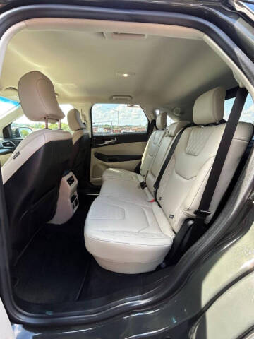 2023 Ford Edge Titanium