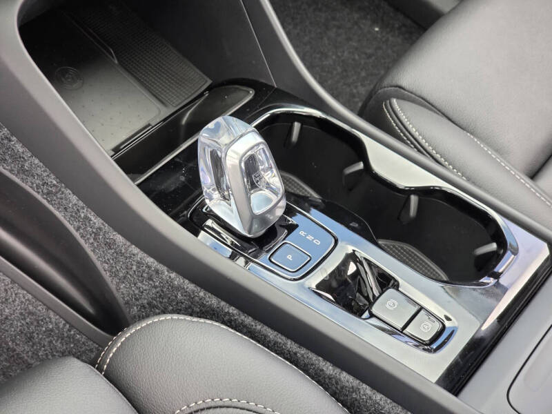 2026 Volvo XC40 B5 Plus