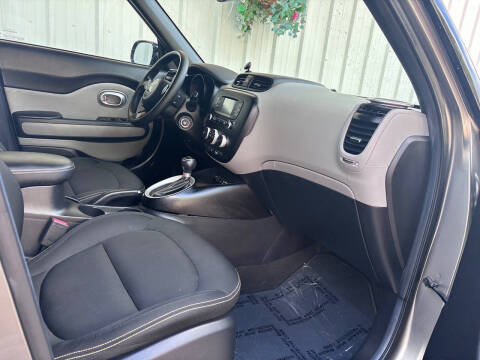 2016 Kia Soul +