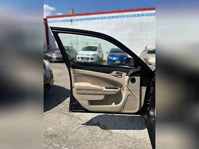 2011 Chrysler 300 Limited