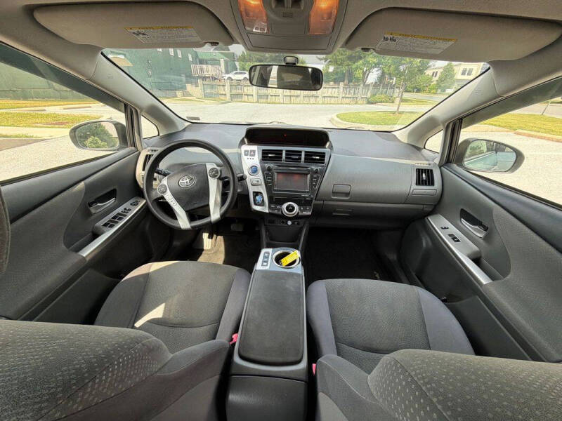 2014 Toyota Prius v Three
