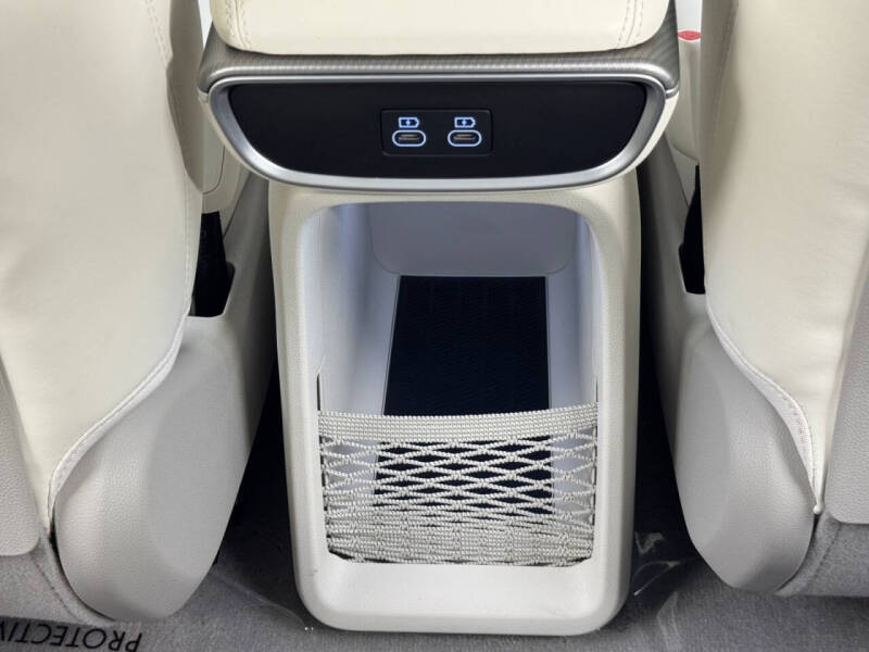 2024 Genesis GV60 Standard