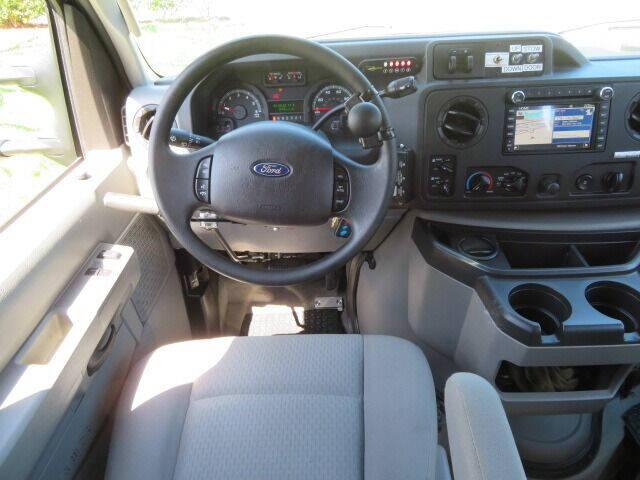 2011 Ford E-Series E-350 SD XLT