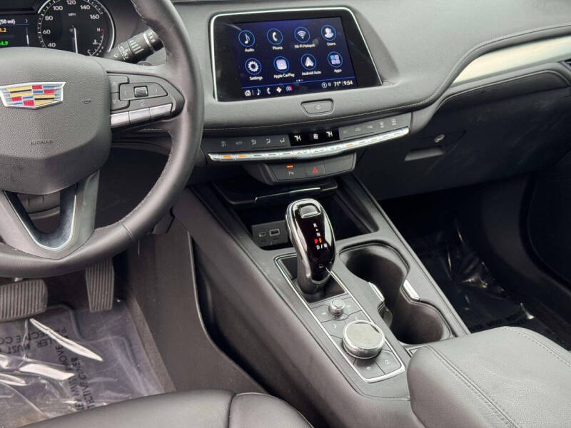 2022 Cadillac XT4 Premium Luxury