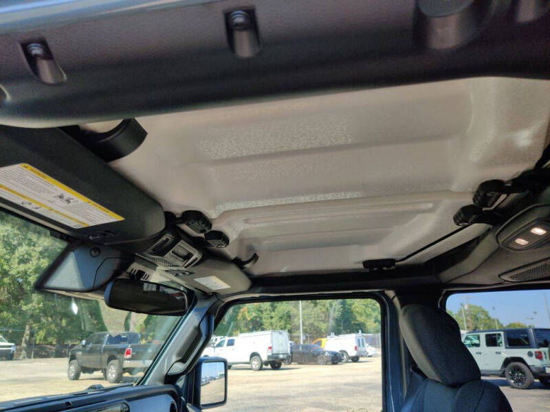 2025 Jeep Gladiator Sport