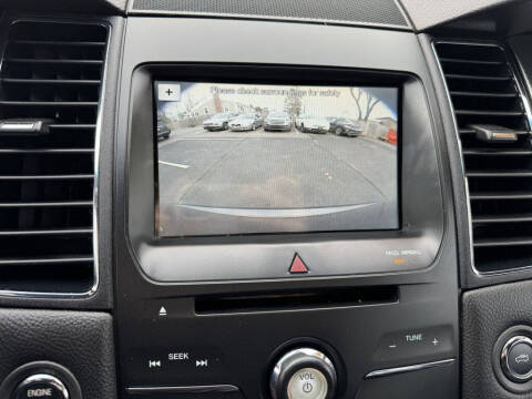 2018 Ford Taurus SEL