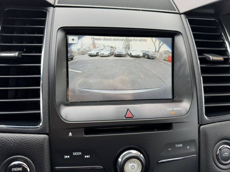 2018 Ford Taurus SEL