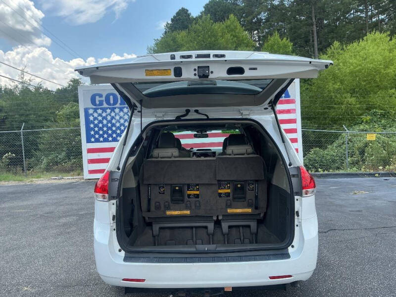 2012 Toyota Sienna