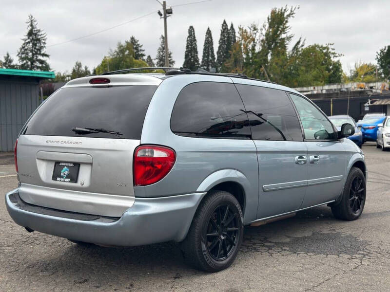 2005 Dodge Grand Caravan SXT