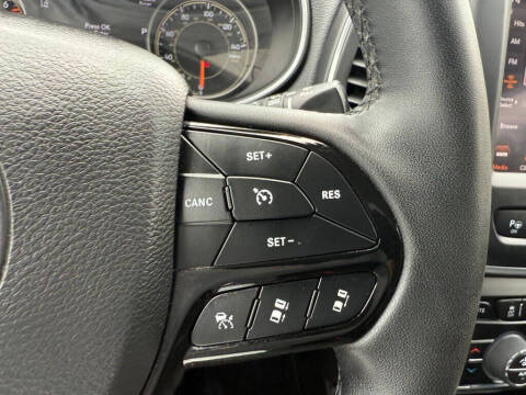 2023 Jeep Cherokee Altitude Lux