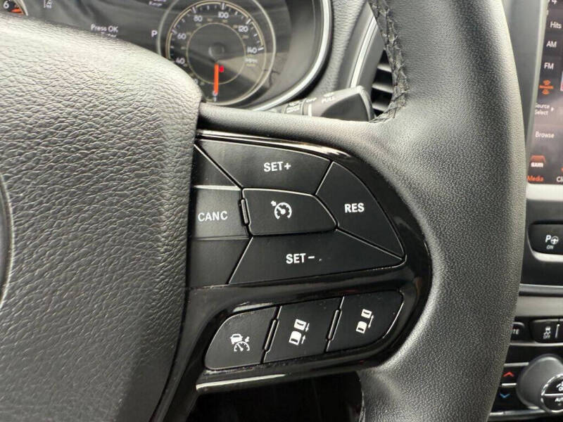 2023 Jeep Cherokee Altitude Lux