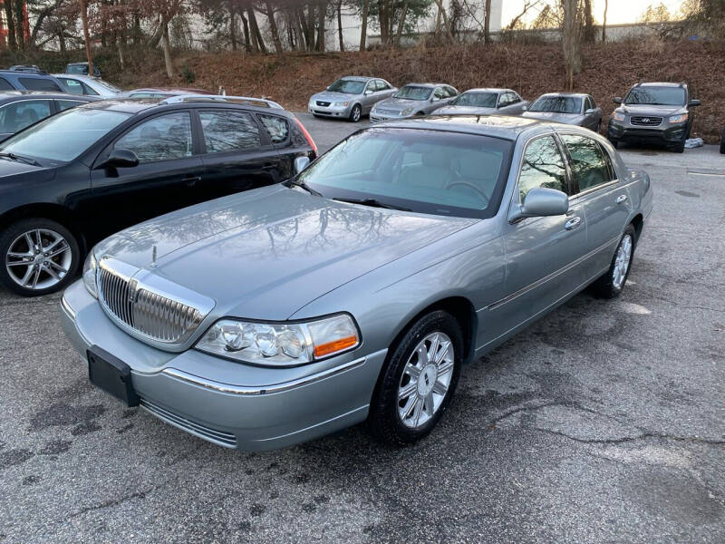 2006 Lincoln Town Car for sale at CERTIFIED AUTO SALES in Gambrills MD