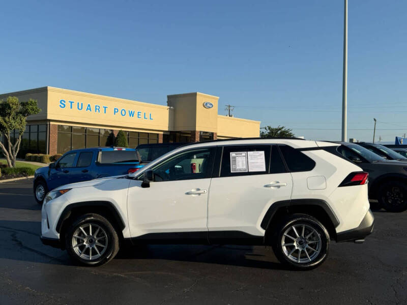 2020 Toyota RAV4 LE
