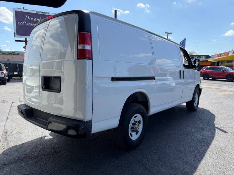2022 Chevrolet Express 2500