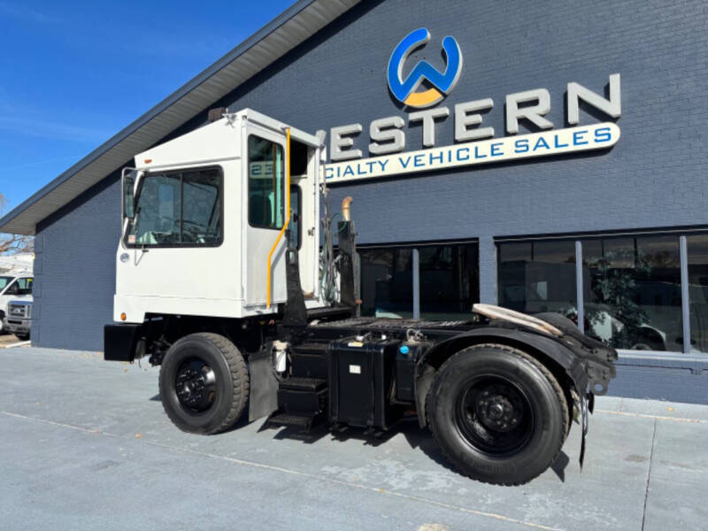 2017 Capacity Yard Spotter