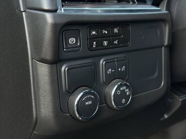 2025 Chevrolet Suburban LT