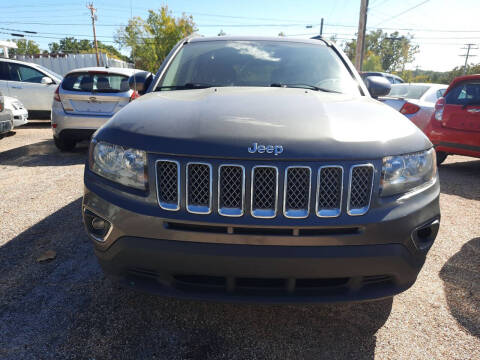 2017 Jeep Compass for sale at Kelly's Cars in Camdenton MO