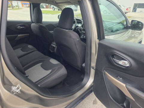 2017 Jeep Cherokee Sport Altitude