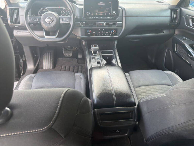 2023 Nissan Pathfinder S