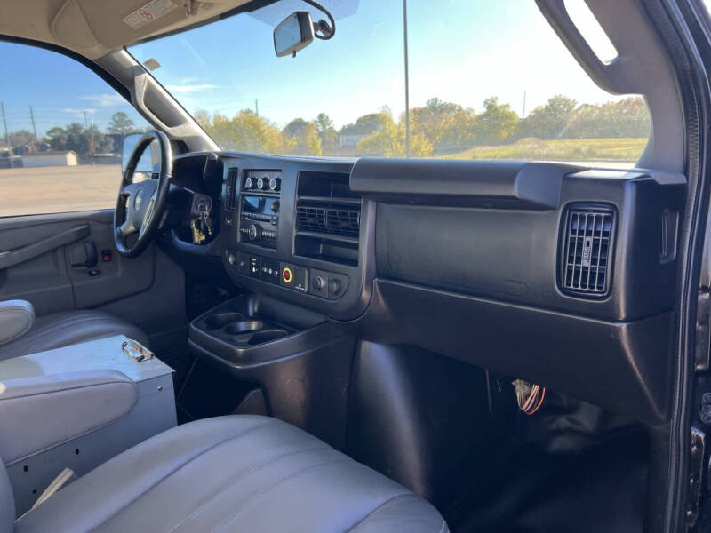 2017 Chevrolet Express 2500