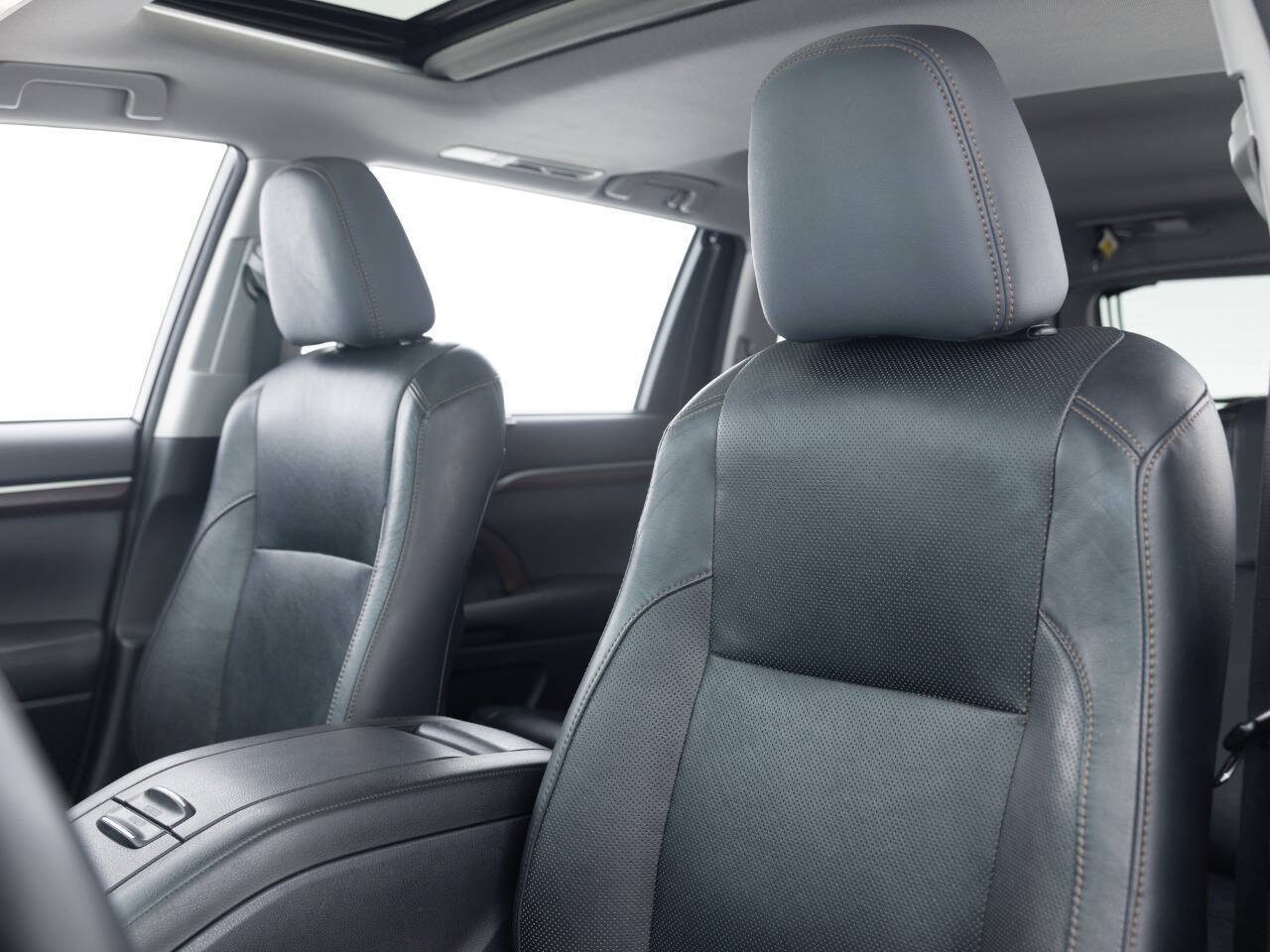 Used Car 2014 Toyota Highlander  Limited Platinum Awd 4dr Suv For Sale Under $15,000 In Coal City, Illinois