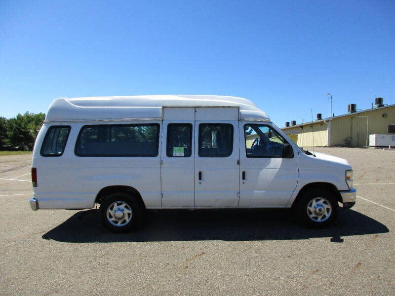2010 Ford E-Series E-350 SD
