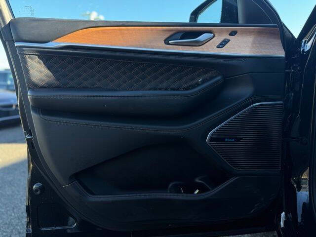 2023 Jeep Grand Cherokee Summit