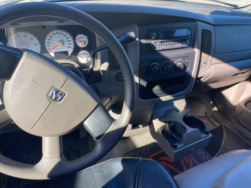 2005 Dodge Ram 1500 Pickup ST photo 6