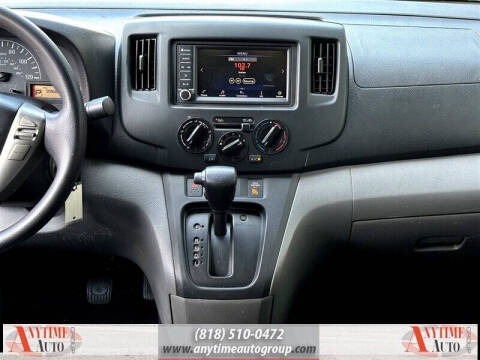 2020 Nissan NV200 SV