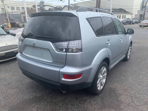2011 Mitsubishi Outlander SE
