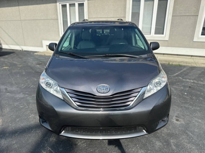 2017 Toyota Sienna LE 7-Passenger