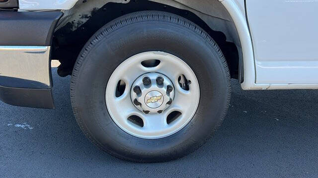 2023 Chevrolet Express 2500