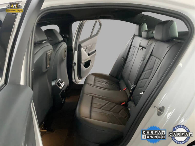 2025 BMW 5 Series 530i