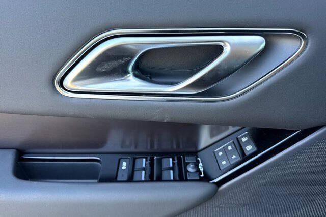 2026 Land Rover Range Rover Velar P250 Dynamic SE