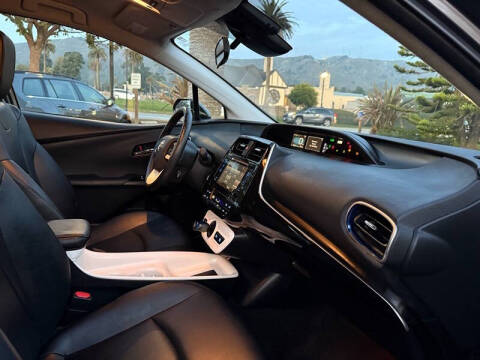 2016 Toyota Prius Three Touring