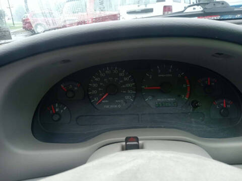 2004 Ford Mustang Deluxe
